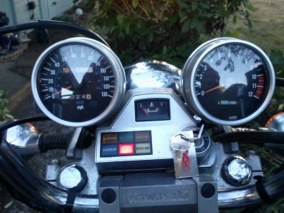 Kawasaki 454 LTD (1986) dash
Speedo and tach. Notice that the Ninja engine red lines at 10,000 RPM! It's a cruiser right? 
Keywords: Kawasaki 454 LTD (1986)